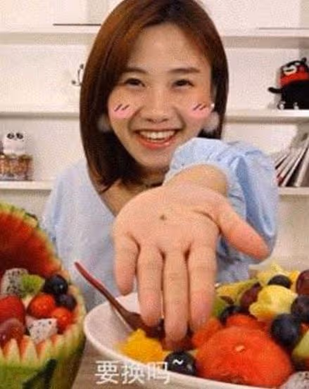 密子君：16分鐘吃完10桶火雞面，坐擁千萬粉絲，是真吃還是催吐？