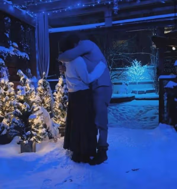 恭喜恭喜！TVB女歌手獲外籍男友雪地下跪求婚，今年中才公開戀情