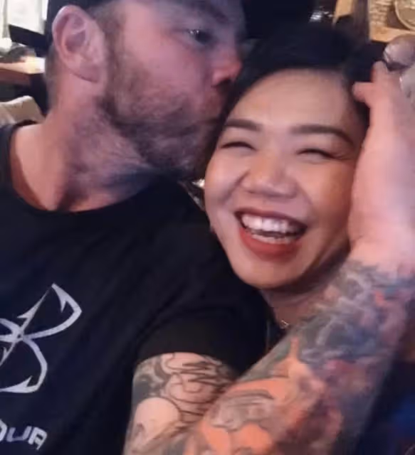 恭喜恭喜！TVB女歌手獲外籍男友雪地下跪求婚，今年中才公開戀情