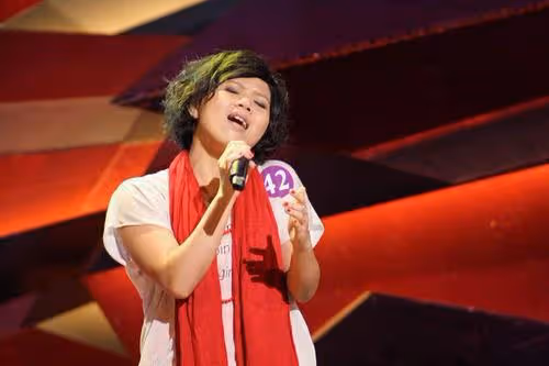 恭喜恭喜!TVB女歌手獲外籍男友雪地下跪求婚,今年中才公開戀情