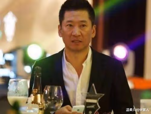 出道就走紅,過氣也快的4位明星!