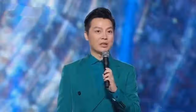 七台跨年十大槽點：芒果主持翻車，破音假唱難聽，舞台現場摳特效