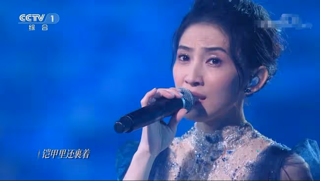 央視鏡頭下的明星:宋軼扎雙馬尾白到發光,白鹿穿旗袍凹凸有致