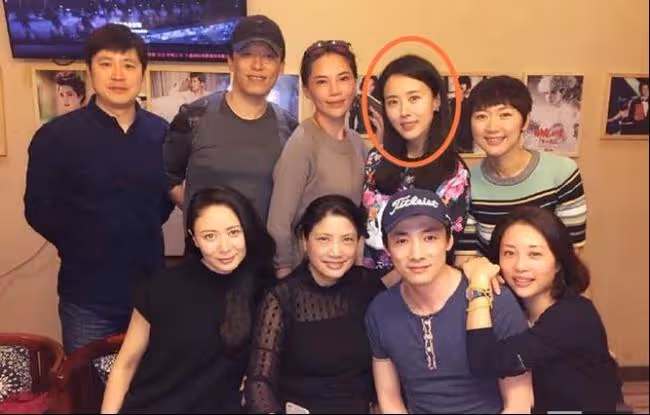 43歲顏丹晨懷孕走紅毯,網友:這次八成是個兒子!