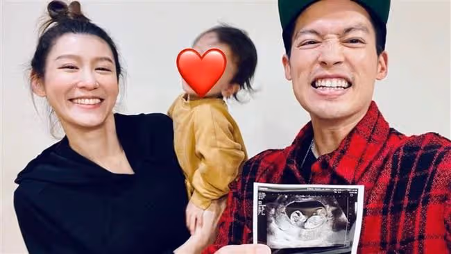 2022年第1發喜訊!36歲男星喜迎二胎,名模妻子懷孕3月身材仍纖細