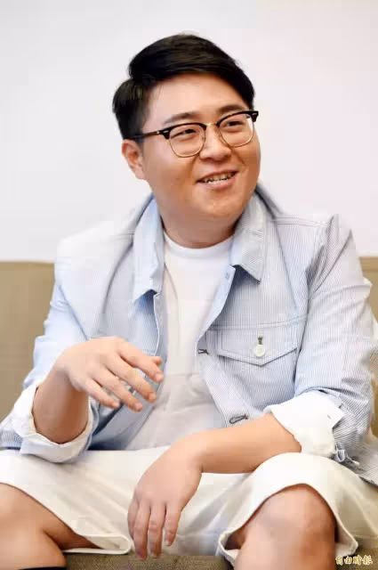 從不怨天尤人!昔日童星「千萬身家被父母敗光」不灰心 「認命打工貼補家用」再復出演藝圈