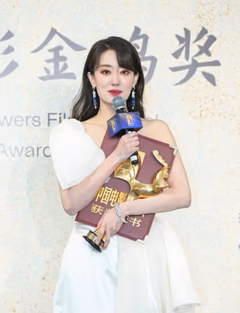 張小斐榮封金雞影后,從查無此人到一步封后只需要一部戲