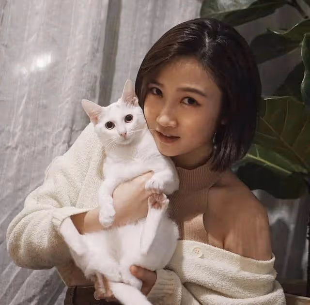 恭喜!26歲TVB人氣港姐宣布懷孕,不介意富二代丈夫離過婚