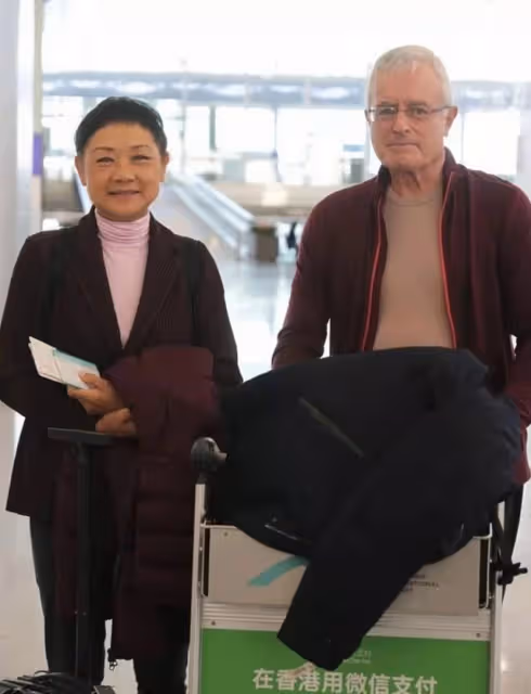 驚喜!73歲香港知名女歌手罕見露面獻唱,曾不幸患上乳癌歷經坎坷