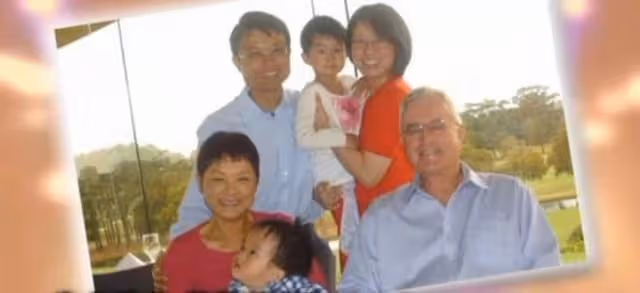驚喜!73歲香港知名女歌手罕見露面獻唱,曾不幸患上乳癌歷經坎坷