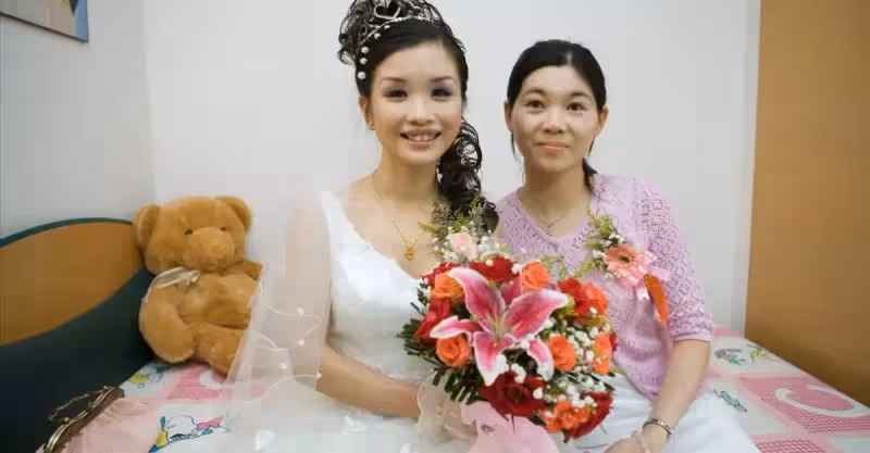 結婚當天，大姑姐拿走新娘的三金，新娘氣得當場退婚：這婚不結了