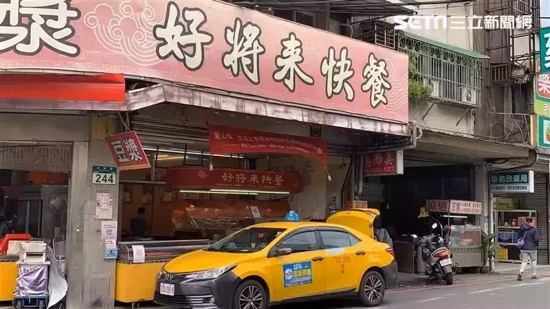 只買3碗白飯!單親2寶媽不敢夾肉「掏空皮夾湊錢」 自助餐老闆含淚「她不願領愛心餐」霸氣出手了