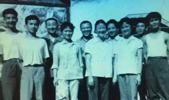 封順 影壇上的小綠葉