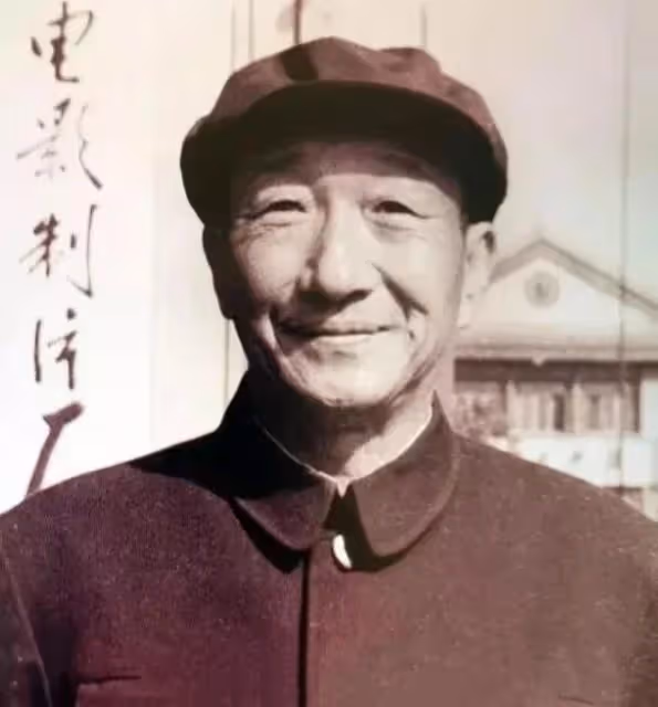 封順 影壇上的小綠葉