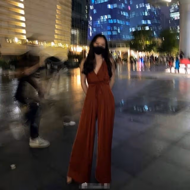 李連杰為利智慶60大壽,畫面溫馨幸福難掩,兩女兒超高顏值搶鏡