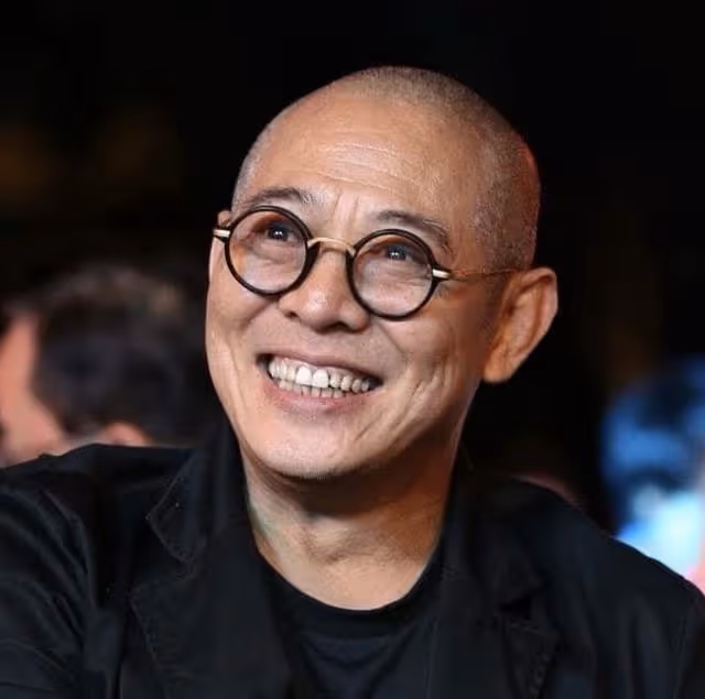 李連杰為利智慶60大壽,畫面溫馨幸福難掩,兩女兒超高顏值搶鏡