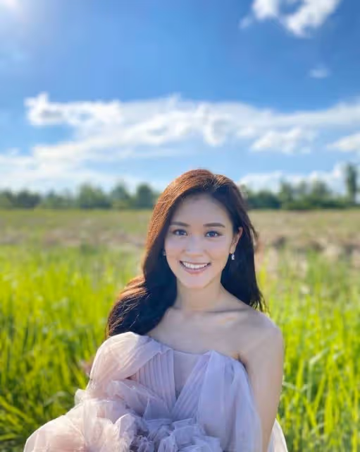 新年又有新孩子!33歲女星官宣生女,曬全家福寶寶高顏值更像媽媽