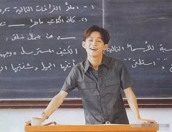 從「零差評」主持人到「老賴之子」，何炅就這樣改寫了自己的結局