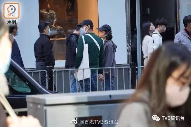 結婚23年︱劉青雲郭藹明十指緊扣看醫生目中無人