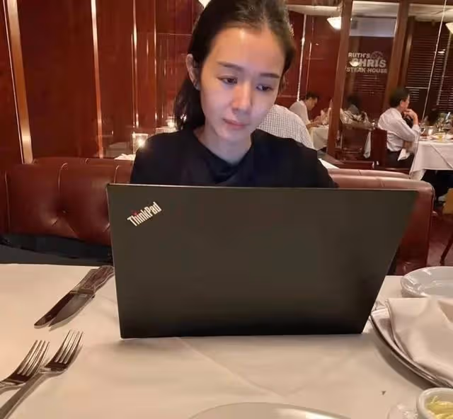 轉行2年!「十優港姐」工作努力,曬素顏照自嘲:看上去有點糟
