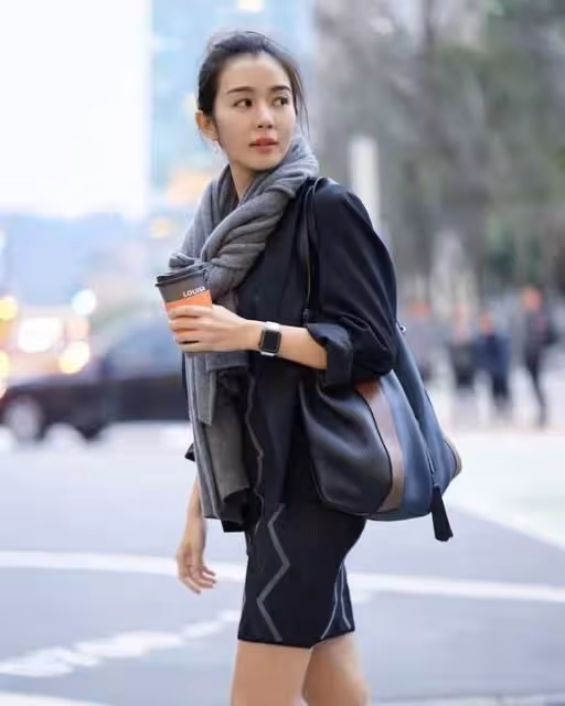 轉行2年!「十優港姐」工作努力,曬素顏照自嘲:看上去有點糟