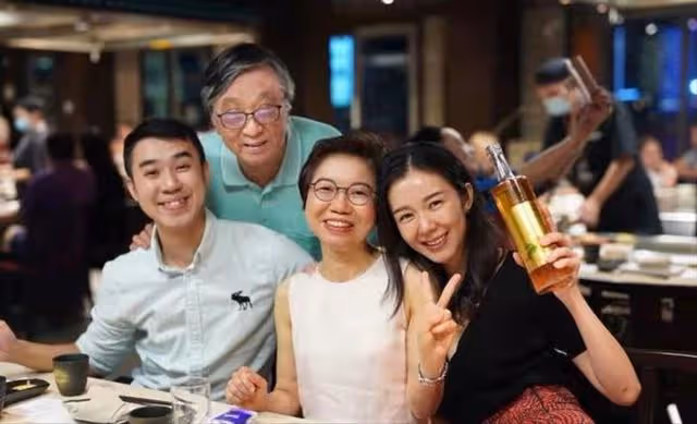 轉行2年!「十優港姐」工作努力,曬素顏照自嘲:看上去有點糟