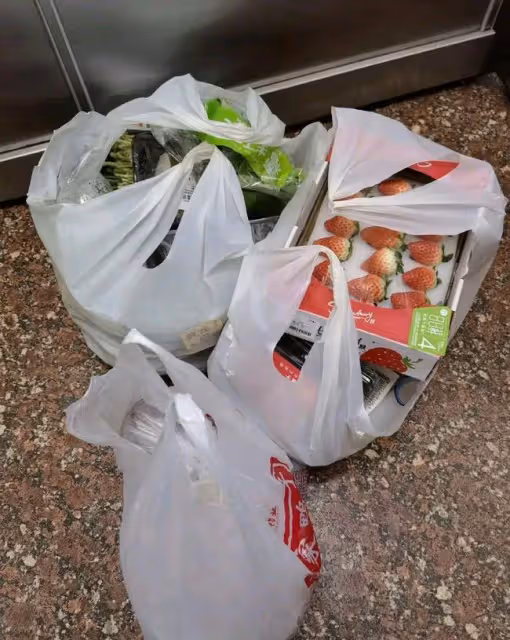 孟非曝自家小區被封控!家裡囤積瓜果蔬菜堆滿地,住著千萬豪宅
