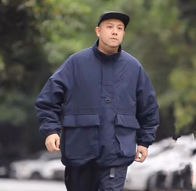 香港著名「渣男」為養家到內地掘金,兼職做網絡模特,被嘲太油膩