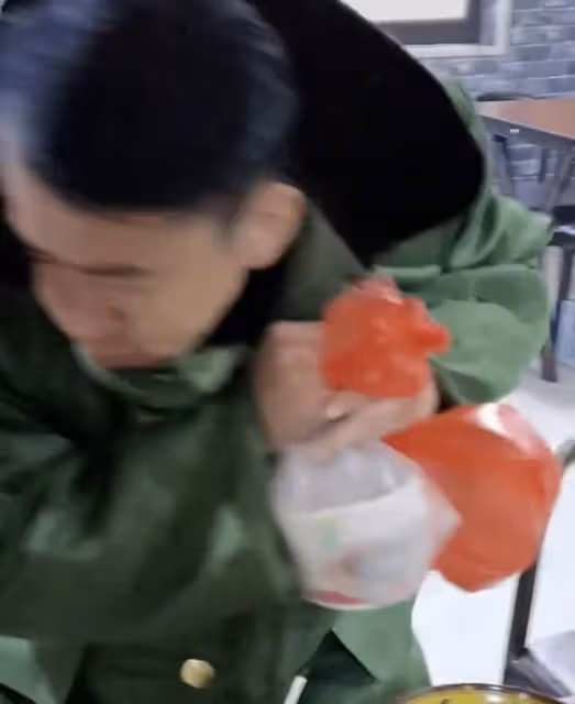 戲骨李嘉明吃霸王餐被批!45元四個菜仍嫌貴,拒絕買單後飛奔逃離