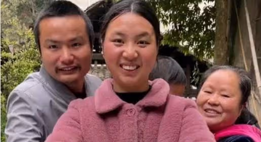 從農村夫婦到漲粉千萬，「牛愛芳的小春花」是怎麼走紅的？