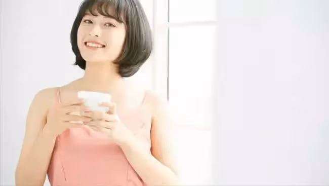 「我妹一家條件差,你每月給她8千生活費吧」妻:滾,我不是她媽