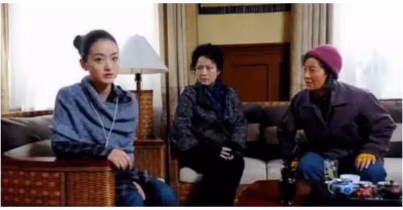 婆婆面色得意道：你家買的婚房必須加我兒子的名字，否則就離婚
