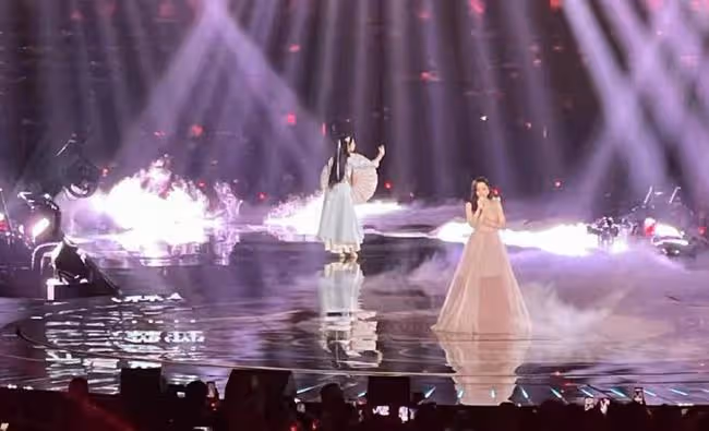 安以軒夫婦看演唱會被拍，進出7人跟隨架子大，與向華強夫婦同行