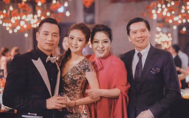 安以軒夫婦看演唱會被拍,進出7人跟隨架子大,與向華強夫婦同行
