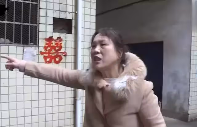 冷漠母親逼兒子當上門女婿,結果丈夫患上重病,卻要求兒子拿錢