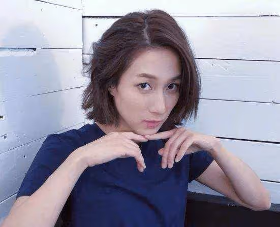 TVB頒獎典禮紅毯上群星爭艷,鍾嘉欣西裝亮相,林夏薇曬性感