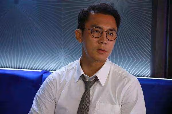 TVB頒獎典禮紅毯上群星爭艷,鍾嘉欣西裝亮相,林夏薇曬性感