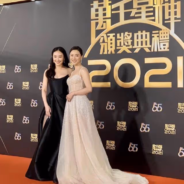 TVB頒獎典禮紅毯上群星爭艷,鍾嘉欣西裝亮相,林夏薇曬性感
