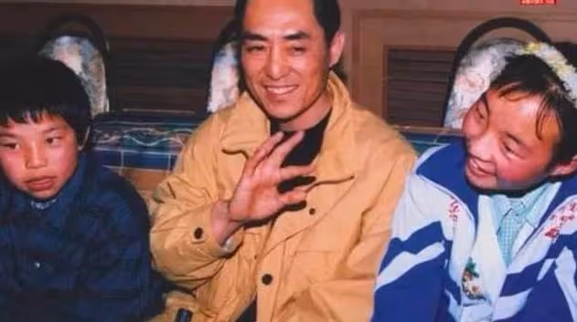 13歲喂豬，一夜爆紅後被張藝謀勸退娛樂圈，36歲的魏敏芝如何了？