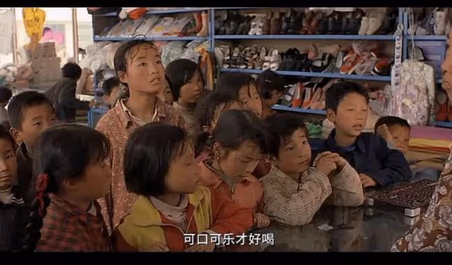 13歲喂豬，一夜爆紅後被張藝謀勸退娛樂圈，36歲的魏敏芝如何了？