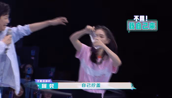 6年後再看趙麗穎謝娜:這對相愛相殺的姐妹情,絕對是世間罕有