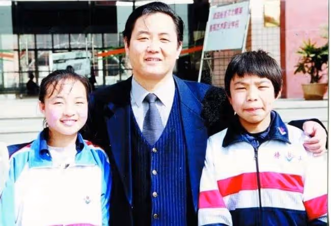 13歲喂豬，一夜爆紅後被張藝謀勸退娛樂圈，36歲的魏敏芝如何了？