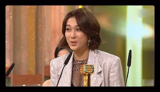 TVB頒獎星光黯淡:鍾嘉欣錯失視後,視帝爆冷門,陳自瑤首獲女配