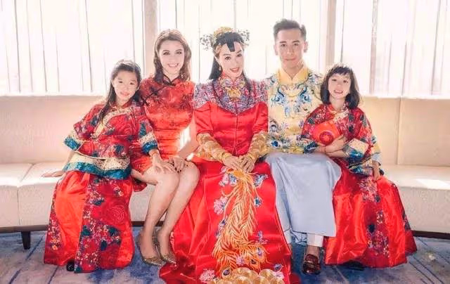 鍾麗緹大女兒在家熱舞,緊身衣暴露豐碩身材,衣物撒一地顯邋遢