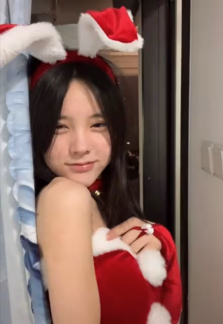 從拼車名媛到替夫撈金，掌握千萬流量的賣肉西施，到底是什麼來頭
