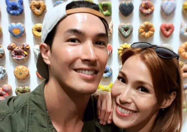 雙喜臨門!34歲女星宣布懷上男孩,挺7月孕肚被洋男友求婚太溫馨