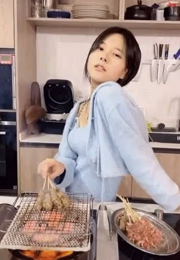 從拼車名媛到替夫撈金，掌握千萬流量的賣肉西施，到底是什麼來頭