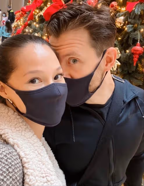 34歲混血女星被男友驚喜求婚，已懷7月男胎，自曝差點當場生娃