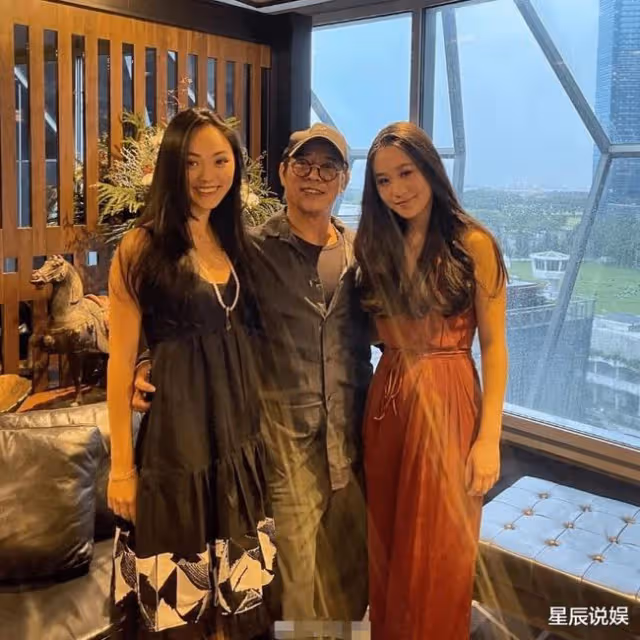 李連杰為老婆利智慶生,曬出全家同框照,畫面非常的溫馨幸福