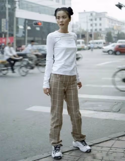51歲王菲身材，40歲張柏芝身材，網友：謝霆鋒到底怎麼想